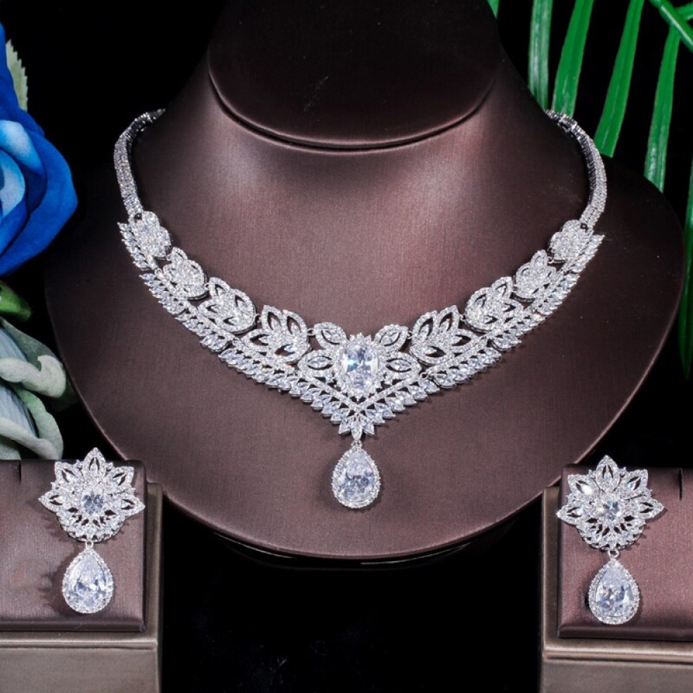 ThreeGraces Elegant Shiny Cubic Zirconia White Gold Color Bridal Wedding Dinner Earrings Necklace Jewelry Set for Women TZ761