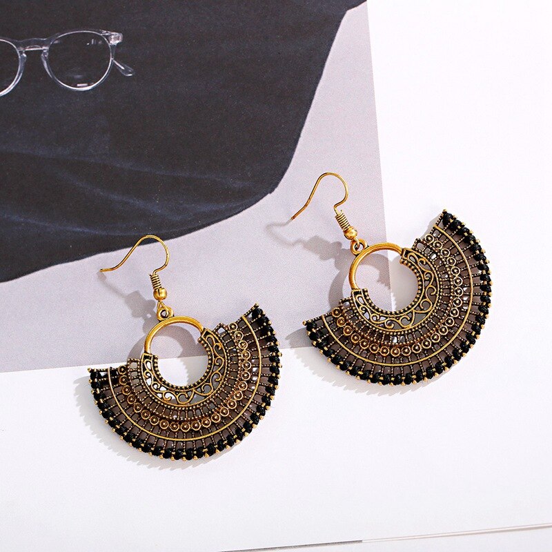 Ethnic-Carved-Gold-Color-Alloy-Earrings-Vintage-Heart-Shape-Geometry-Jhumka-Ladies-Earrings-Oorbelle-2255801081139997-5