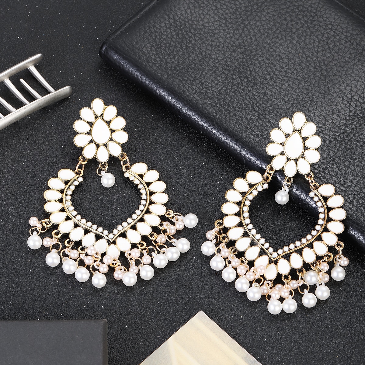 Ethnic-Vintage-White-Black-Heart-Shape-Dangle-Earrings-Female-Hollow-Flower-Pearl-Tassel-Earrings-In-1005005057346548-11