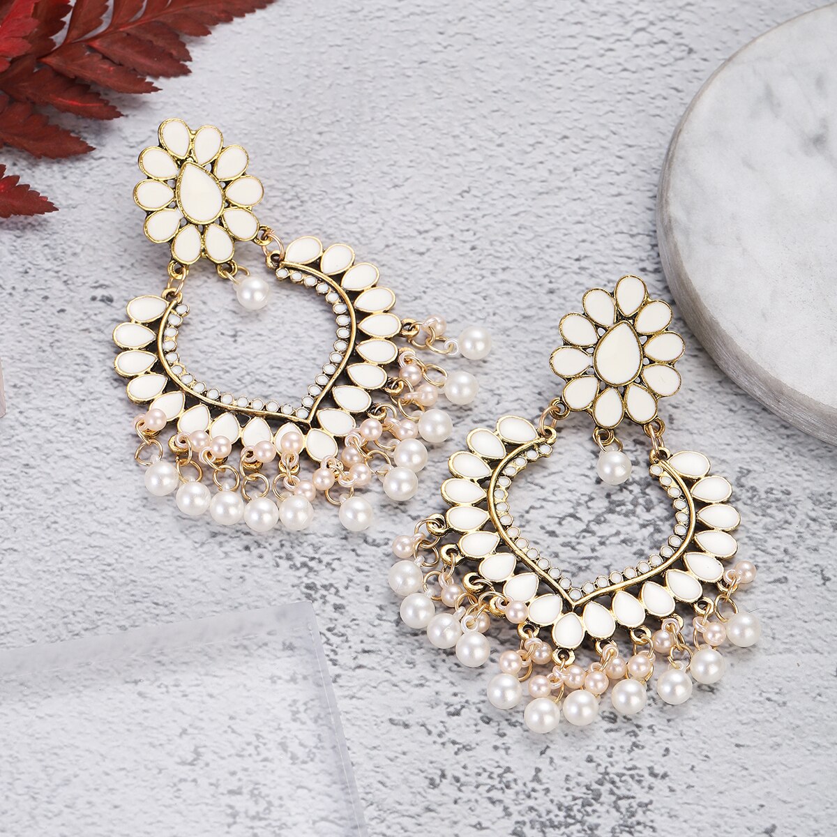 Ethnic-Vintage-White-Black-Heart-Shape-Dangle-Earrings-Female-Hollow-Flower-Pearl-Tassel-Earrings-In-1005005057346548-9