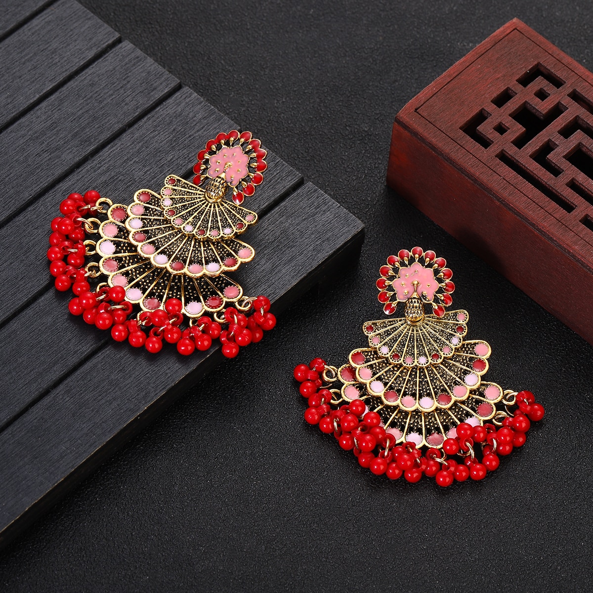 Indian-Jewellery-Red-White-Sector-Jhumka-Earrings-For-Women-Orecchini-Retro-Pearl-Beads-Tassel-Earri-1005004587102350-3
