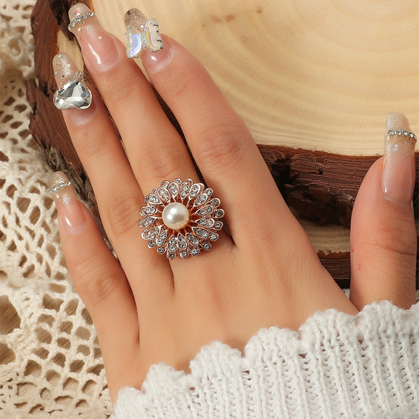 New-Retro-Small-Flower-CZ-Rings-Indian-Jewelry-Retro-Cute-Pearl-Finger-Ring-Banquet-Jewelry-Female-G-1005004336840341-2