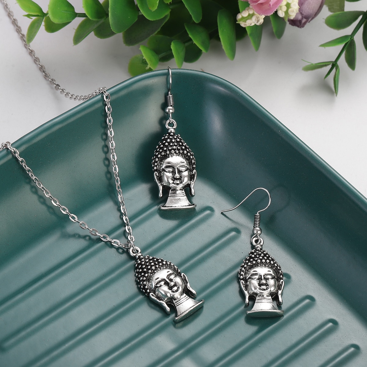 Vintage-Ethnic-Silver-Color-Buddha-Necklace-Set-Women-Alloy-Carved-Buddha-Lucky-Amulet-Jewelry-Sets--1005004970504388-5